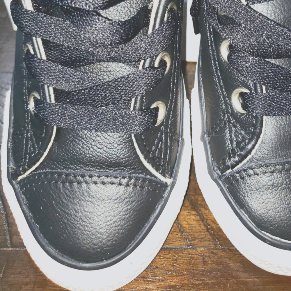 Converse - Picture 4 of 8